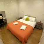 Apartment Lisbon, Renewed T1 With Pateo Near Martires Da Patria *