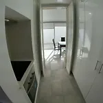 Lisbon, Renewed T1 With Pateo Near Martires Da Patria Apartment *