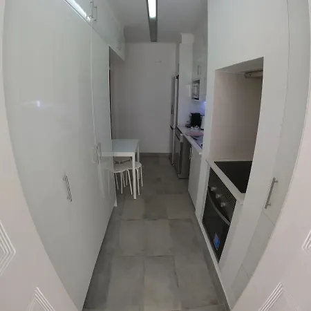 Lisbon, Renewed T1 With Pateo Near Martires Da Patria *