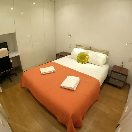 Апартаменты Lisbon, Renewed T1 With Pateo Near Martires Da Patria *