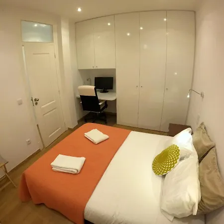 Lisbon, Renewed T1 With Pateo Near Martires Da Patria شقة Lisboa