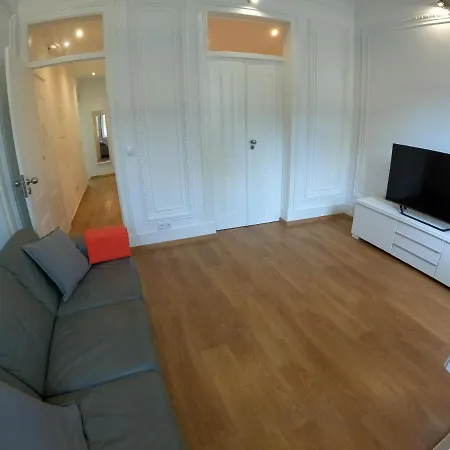 Lisbon, Renewed T1 With Pateo Near Martires Da Patria