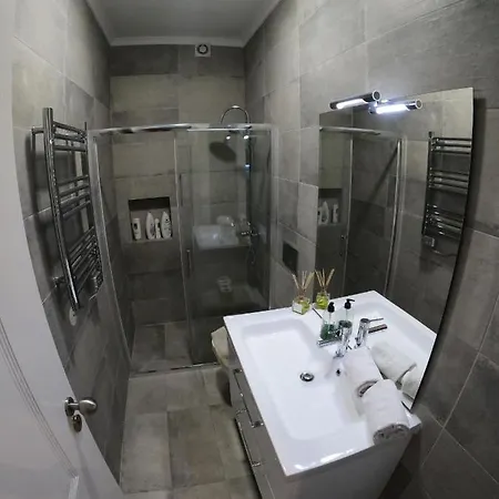 Lisbon, Renewed T1 With Pateo Near Martires Da Patria * Лісабон