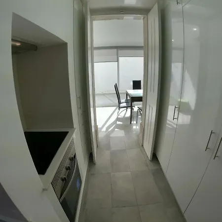 Lisbon, Renewed T1 With Pateo Near Martires Da Patria Apartament *