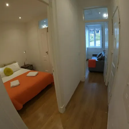 Apartament Lisbon, Renewed T1 With Pateo Near Martires Da Patria