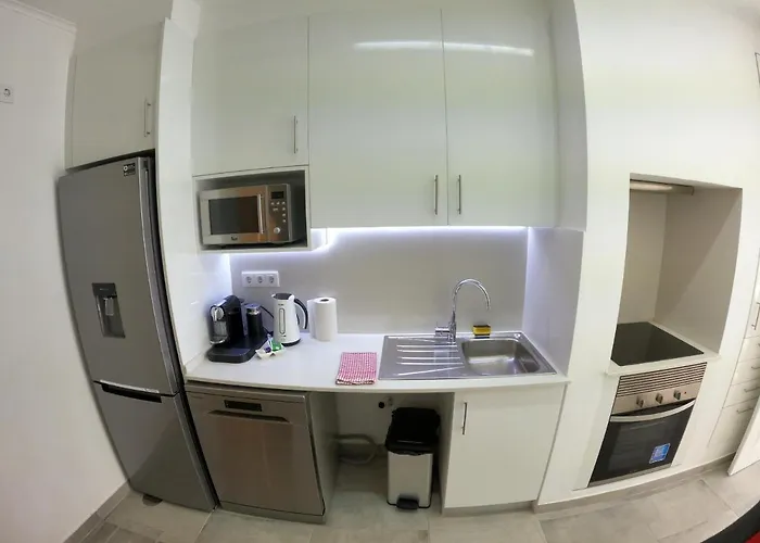 Lisbon, Renewed T1 With Pateo Near Martires Da Patria Διαμέρισμα Lisboa