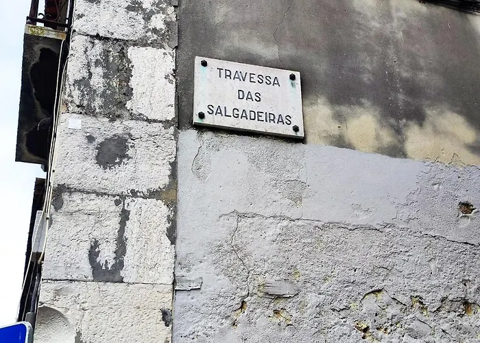 Διαμέρισμα Lisbon, Renewed T1 With Pateo Near Martires Da Patria Lisboa