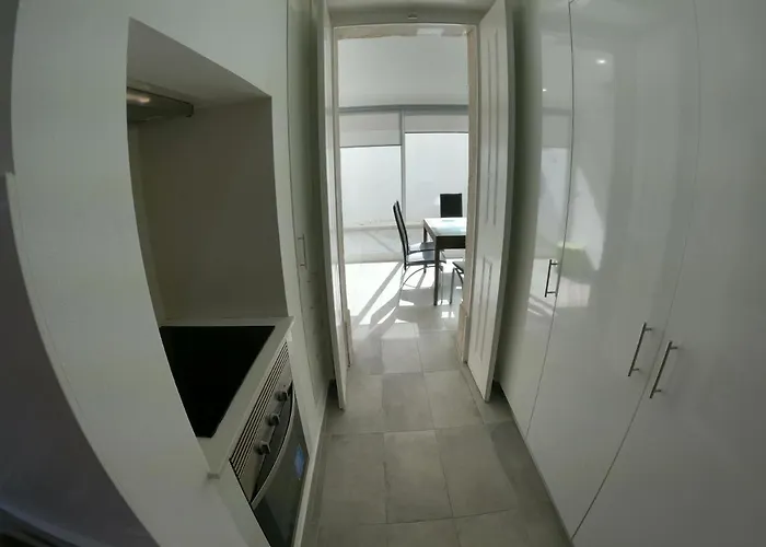 Lisbon, Renewed T1 With Pateo Near Martires Da Patria Διαμέρισμα *