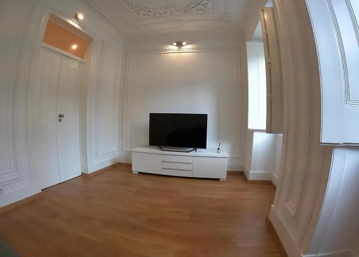 Lisbon, Renewed T1 With Pateo Near Martires Da Patria Διαμέρισμα *