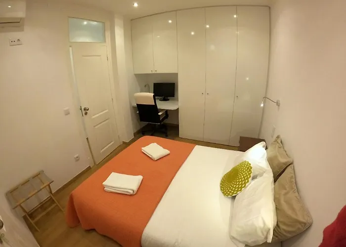 Lisbon, Renewed T1 With Pateo Near Martires Da Patria Διαμέρισμα Lisboa