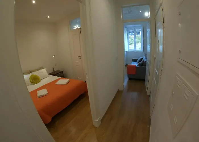 Διαμέρισμα Lisbon, Renewed T1 With Pateo Near Martires Da Patria