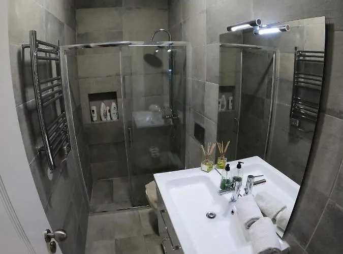 Lisbon, Renewed T1 With Pateo Near Martires Da Patria * Lisboa