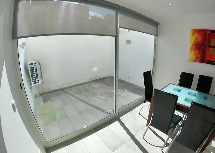 Lisbon, Renewed T1 With Pateo Near Martires Da Patria Διαμέρισμα