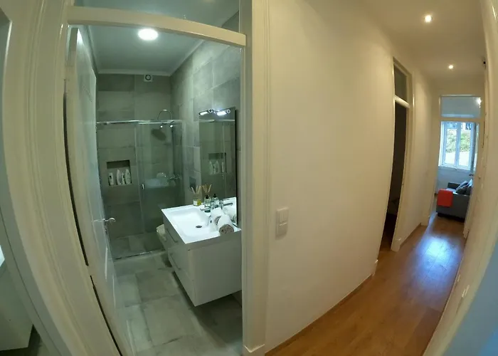 Lisbon, Renewed T1 With Pateo Near Martires Da Patria *