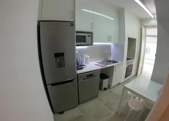 Διαμέρισμα Lisbon, Renewed T1 With Pateo Near Martires Da Patria