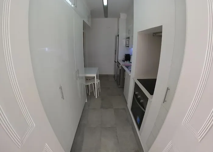 Lisbon, Renewed T1 With Pateo Near Martires Da Patria *